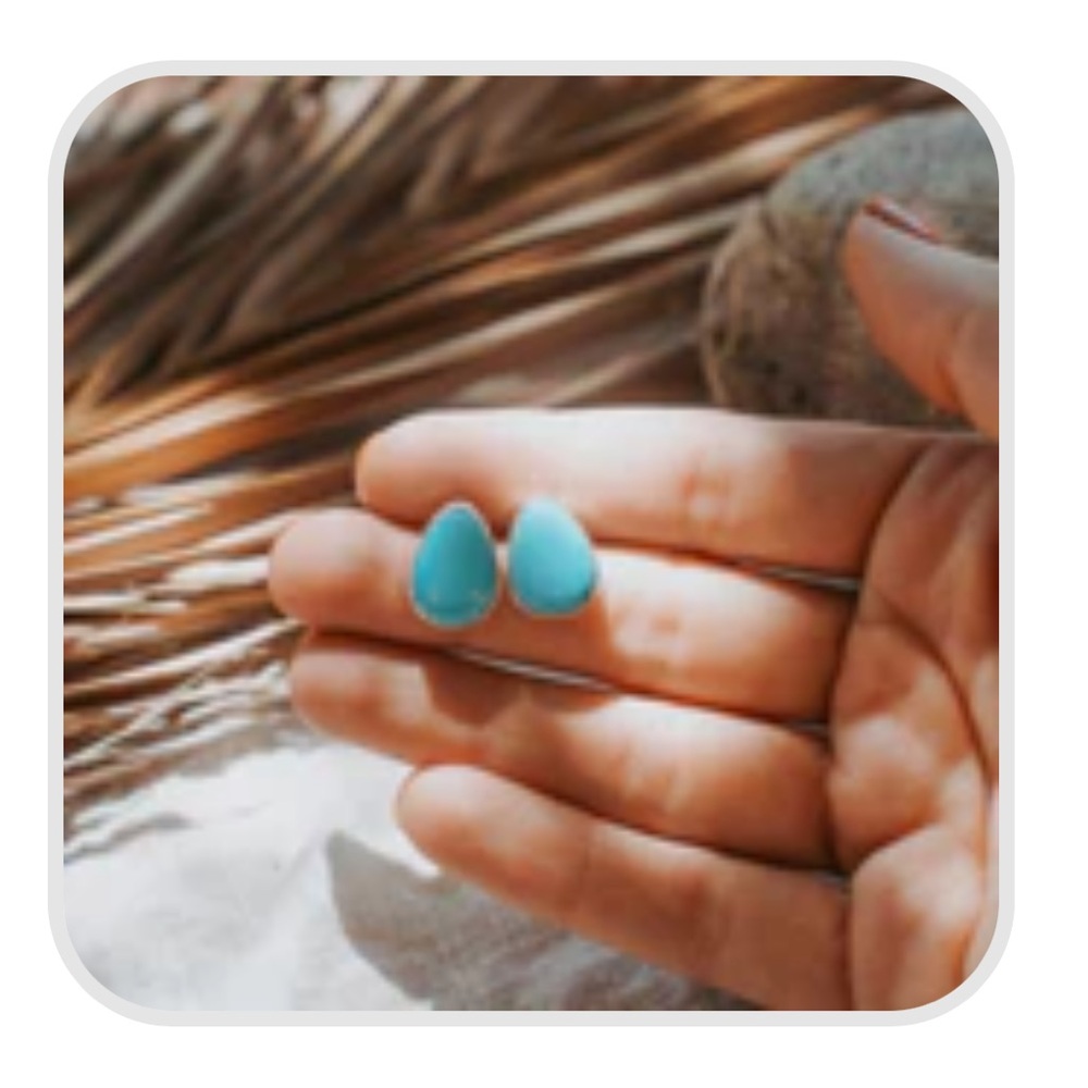 Golden Road Crafted campitos turquoise studs